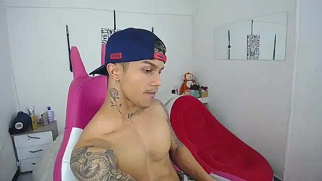 Leonard_Price live sex cam