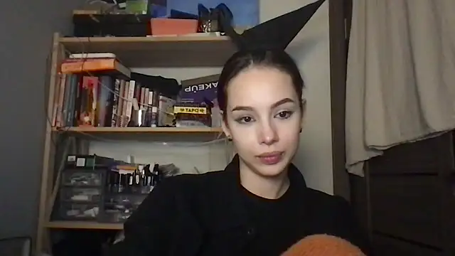 Yuna5343 live sex cam