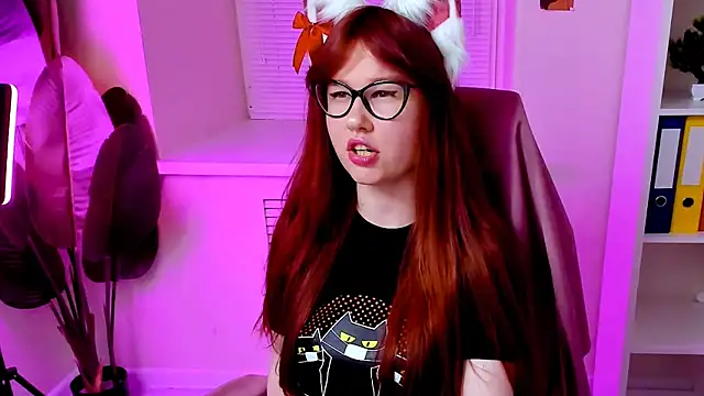 CarolGiggly live sex cam