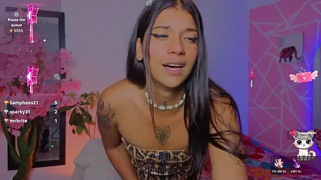 CoralRigan live sex cam