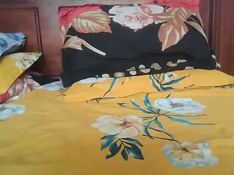 Nuttysub live sex cam