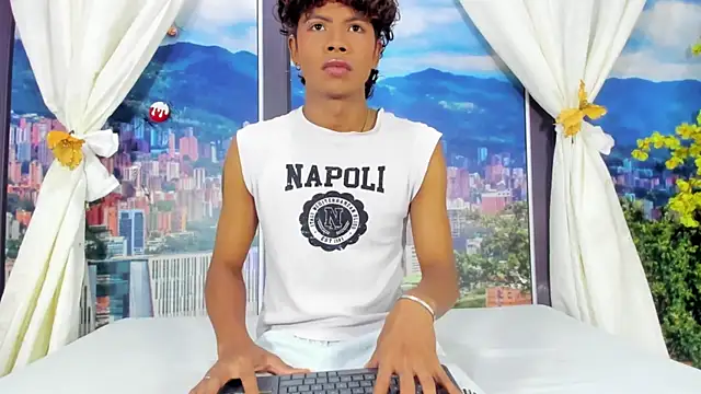 MilthonDelis live sex cam