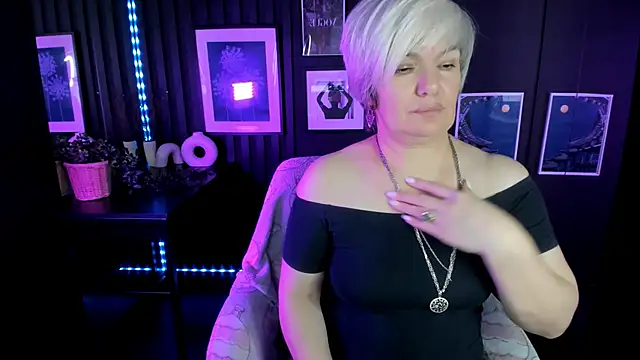 CarmenSoft live sex cam