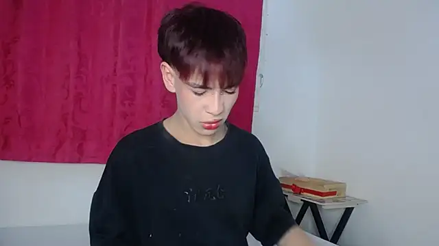 lucky_stricke live sex cam