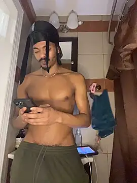 TRILLAHUNG live sex cam