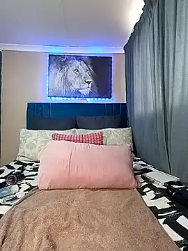 Queen-Chocolate live sex cam