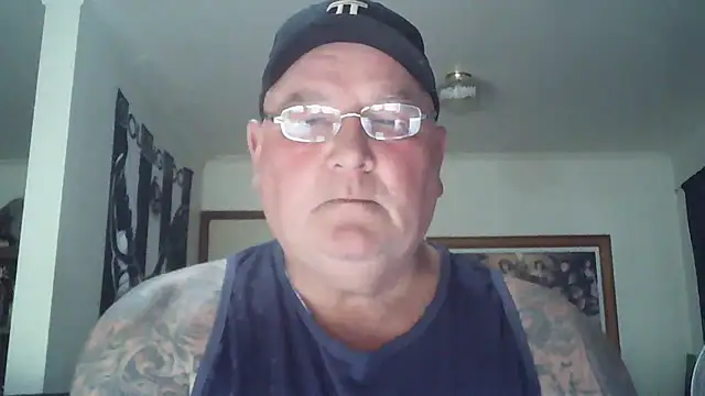 KINKYBLUEYES69 live sex cam