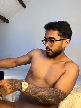 TU-MORENOO live sex cam