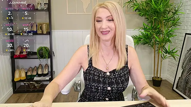 LadyLeea live sex cam