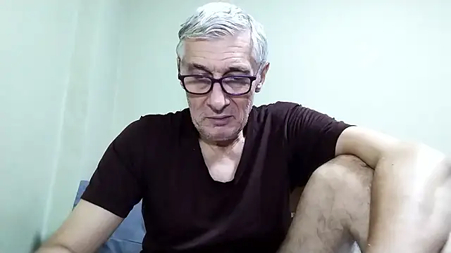 BIGUNCUTHARDCOCK live sex cam