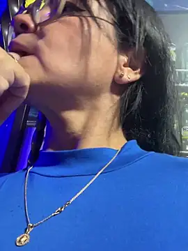 Hot_beauty__ live sex cam