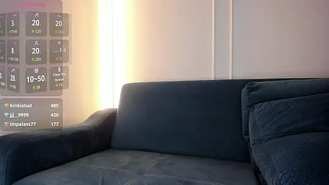 Lunaonekiss live sex cam