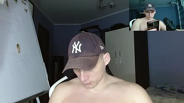 Poliglotjoe1 live sex cam