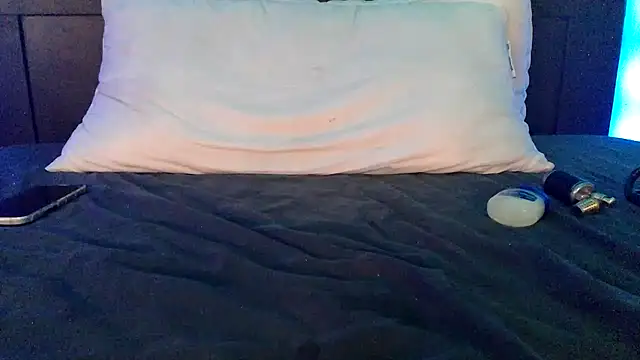 Hungrican0985 live sex cam