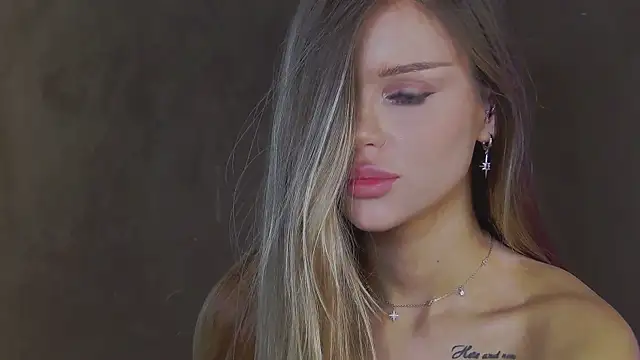 MarilynNova live sex cam