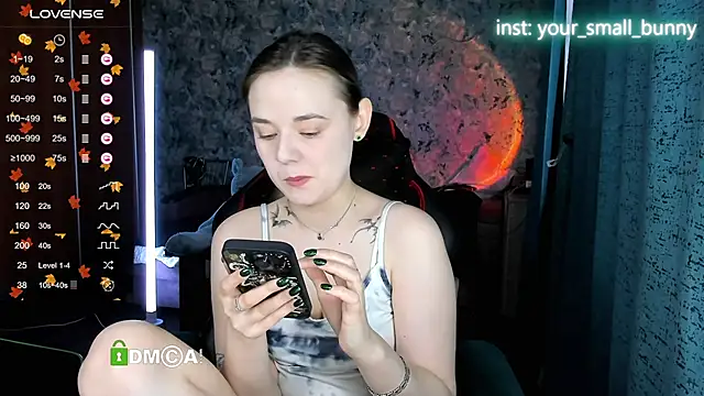 Your_small_bunny live sex cam