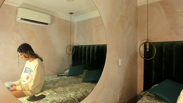 Maxim-Walker live sex cam