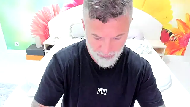 BlowMyXXL live sex cam