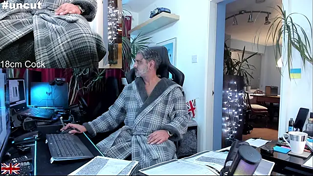 OnlineBossUK live sex cam