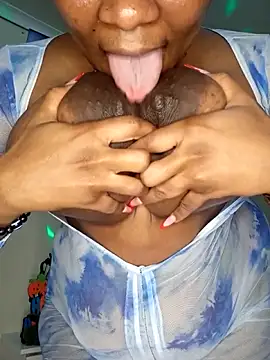 CocoBootyyy live sex cam