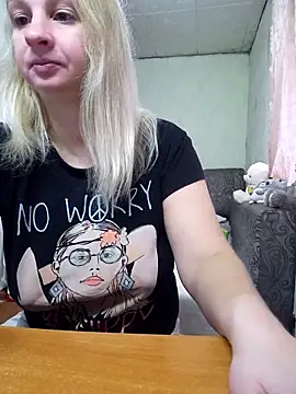 BustyBlond live sex cam