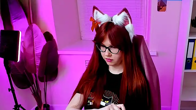 CarolGiggly live sex cam