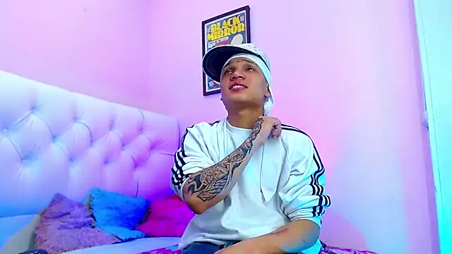 EL_VENEZOLANO_22CM live sex cam