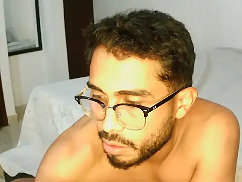 TU-MORENOO live sex cam