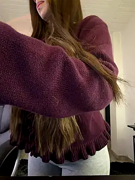 aly_golden_ live sex cam