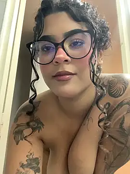 CaroBeach live sex cam