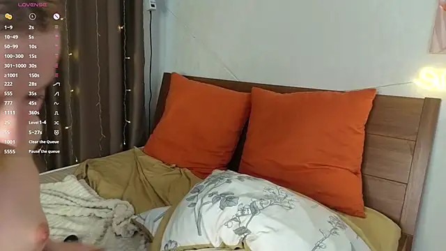 IdaValenti live sex cam