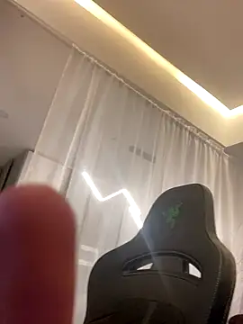 Mia_Lux77 live sex cam