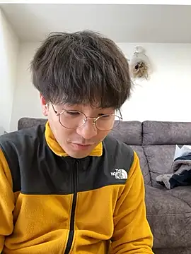 yuuki8910 live sex cam