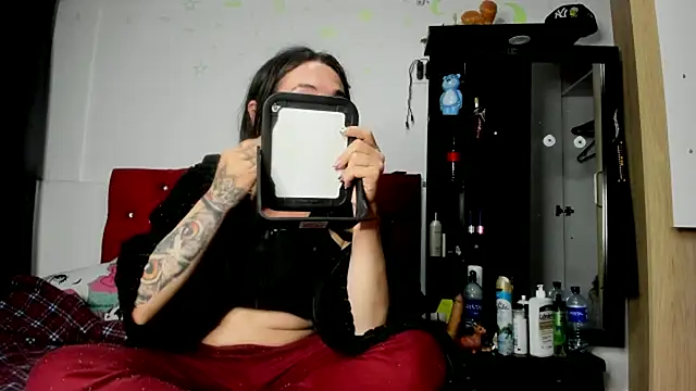 Sweet-Suck69 live sex cam