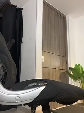 muscle_boyhorny live sex cam