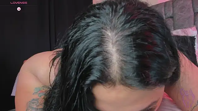 Danyhottits live sex cam