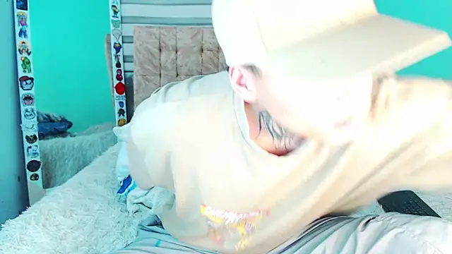 _justinmoon2 live sex cam