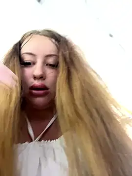 AndreaMood live sex cam