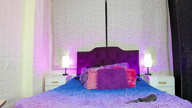 Zamara_Kleii live sex cam