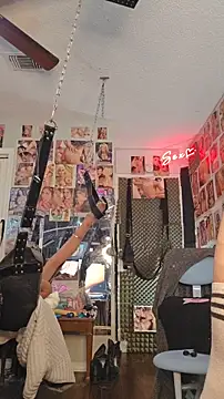 luvs2cumm69 live sex cam