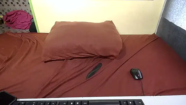 Bustylicious38DD live sex cam