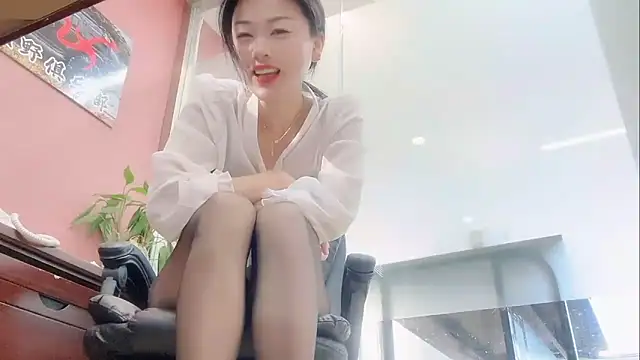 Maneki-nekoo live sex cam