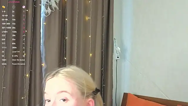 IdaValenti live sex cam