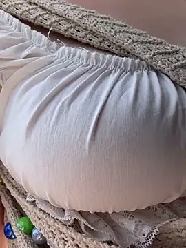 RonnieKiss live sex cam