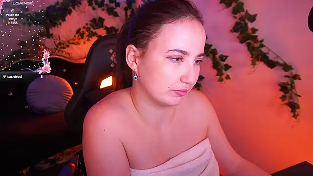 SofieBloom live sex cam