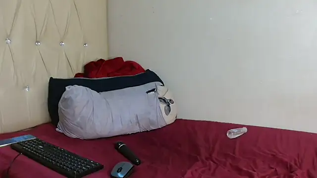 Sexybella-97 live sex cam