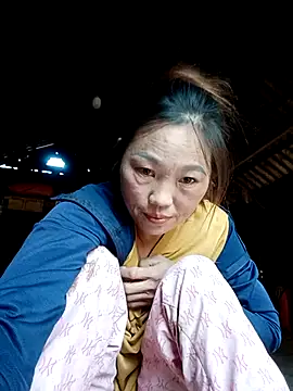 blonde_blg live sex cam