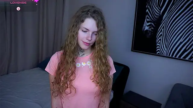 RayaNenlia live sex cam