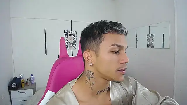 Leonard_Price live sex cam