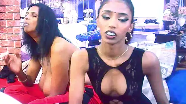 IndianSexySlender live sex cam